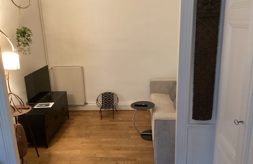 Marechal Lyautey - Vitton Apartment | Le Roosevelt, renovated 100m2 apartment in the 6th arrondissement