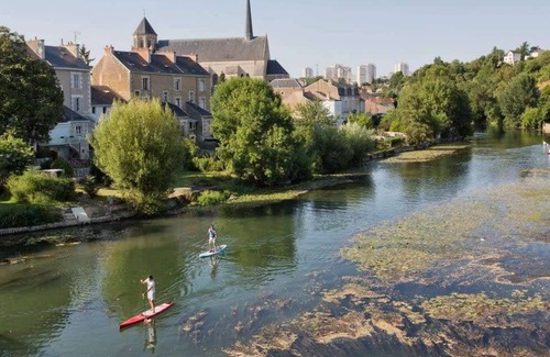 Poitiers Apartment | Le Rouge Saphir - Studio idéal pour 2 voyageurs