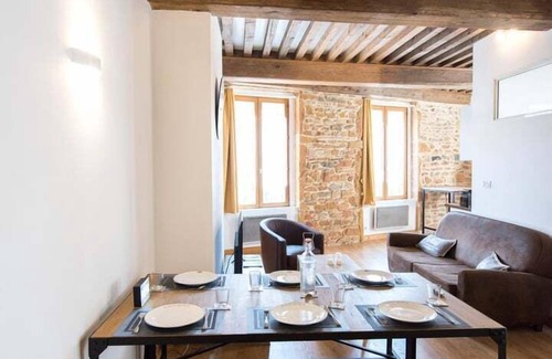 Gorge de Loup Apartment | Le St Pierre - Typical 2 bedrooms close to Saône