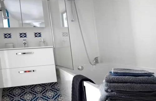 Therdonne House | Le "Therdon'Oise" - Maison, gardiennage & navette