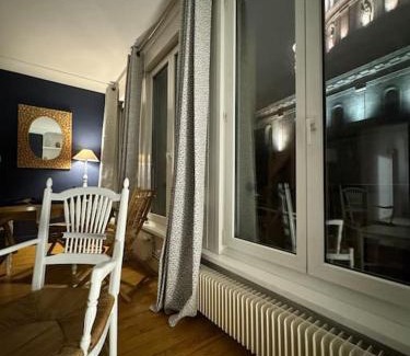 Ville Haute Apartment | Le Tiki de Notre-Dame - duplex vue Cathédrale