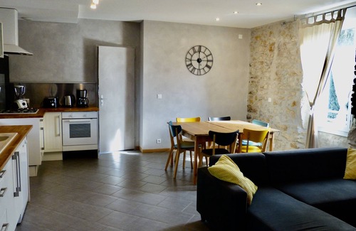 Vallon-Pont-d'Arc Cottage | Le torrent, gîte 100 m2, village center, in renovated house with 4 gîtes