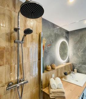 Riou - Petit Juas - Av de Grasse Apartment | Le Week Riviera - Spacieux 3 étoiles-Coeur de Cannes - Palais des Festivals- Terrasse - Clim- Garage