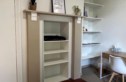 Hobart Central Business District House | Leaf room - Down to the green home stay