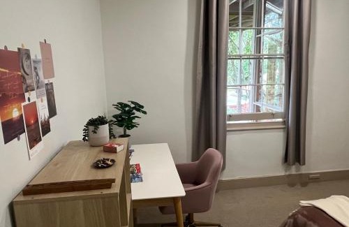 Hobart Central Business District House | Leaf room - Down to the green home stay