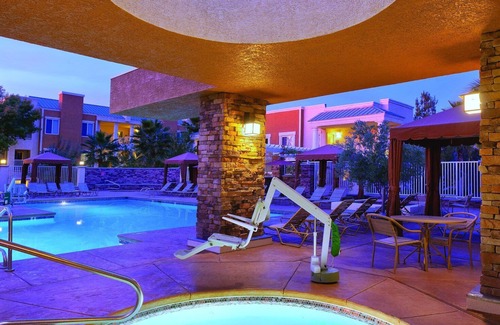 Las Vegas Resort | Leave your worries at the door!