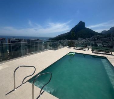 Leblon Apartment | Leblon - Vista Mar no Top Flat Leblon com Piscina, Academia, Garagem e Arrumação Diária - True Rio