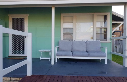 Ledge Point House | Ledge Point Beach House only 200m from the ocean. Perfect weekend getaway!