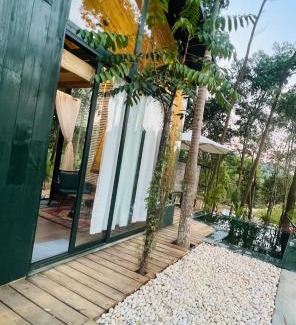Soc Son Villa | LEE & Sau Sau Garden - Venuestay