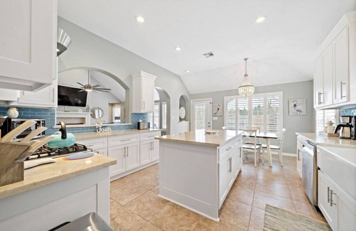 Clear Lake Shores House | Leeward - Baybreeze Grove