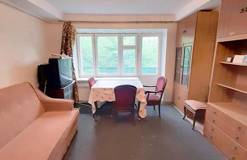 Dniprovs'kyi District Bed & Breakfast | Left Coast House in Київ