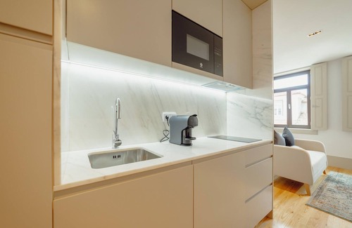 Lapa Apartment | Legacy Oporto Design Apartment H by Vacationy
