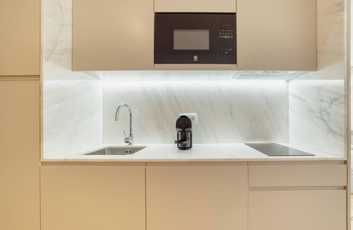 Lapa Apartment | Legacy Oporto Design Apartment H by Vacationy