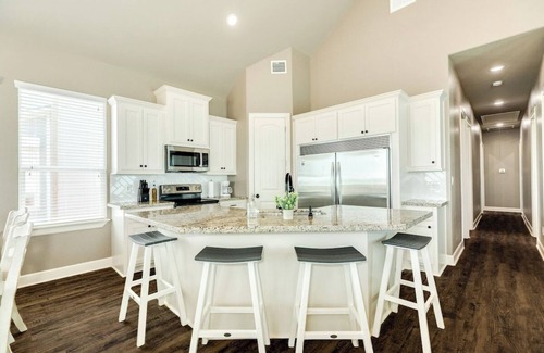 Freeport House | Lei Flower - Private Beach Access - Pet Friendly