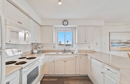 Orange Beach East Apartment | Lei Lani 218 Best of Beach Bay