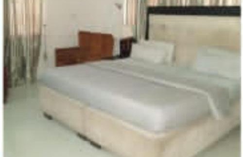 Ofin Hotel | LEKKI ASTOR HOTELs