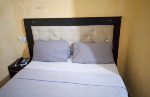 Ofin Hotel | LEKKI ASTOR HOTELs