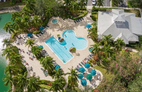 Naples Apartment | Lely Greenlinks Top Floor - on Golf Course, Minutes from Beaches, Downtown!