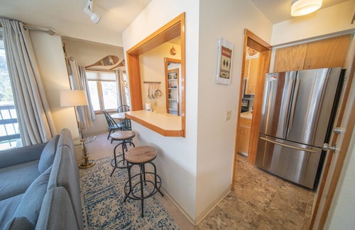 Lakeside Village Apartment | Lenawee 1728