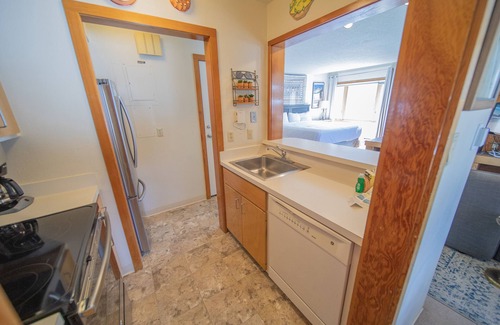 Lakeside Village Apartment | Lenawee 1728
