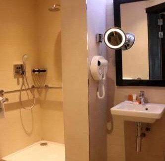 Opebi House | Leola Hotel-standard