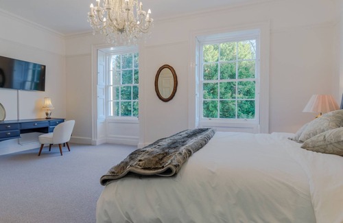 Stonehouse House | Leonard Stanley House, nr Stroud - sleeps 18 guests in 9 bedrooms