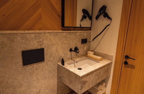 Ayvalik Hotel | Leone Cunda Edition Otel