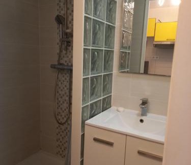 La Petite Motte Apartment | Les Appartements De Lina - Studio West City - Self Check-In