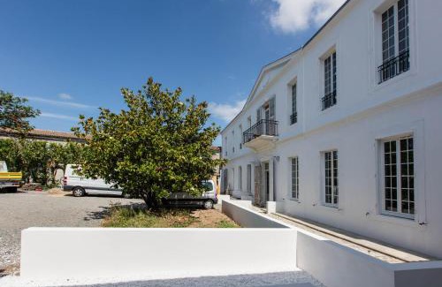 La Rochelle Apartment | Les Apparts de Charly-Superbe duplex dans un hotel particulier, parking privé gratuit