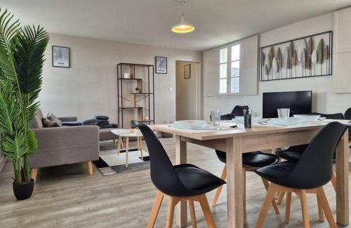 Downtown Angers Apartment | les carmes