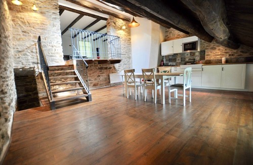 Riols Cottage | Les Cathares - Rustic and charming gite with panoramic mountain views, immersed in beautiful nature