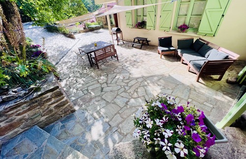 Riols Cottage | Les Cathares - Rustic and charming gite with panoramic mountain views, immersed in beautiful nature