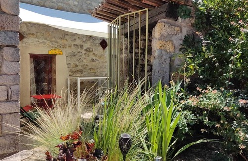 Saint-Alban-sous-Sampzon Apartment | Les cigales studio rental in Ardèche near vallon pont d'arc