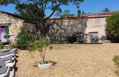Saint-Alban-sous-Sampzon Apartment | Les cigales studio rental in Ardèche near vallon pont d'arc