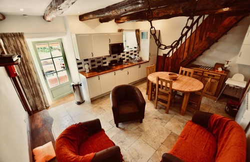 Riols Cottage | Les Coumayres - Rustic and charming farmhouse with panoramic mountain views, immersed in beautiful n