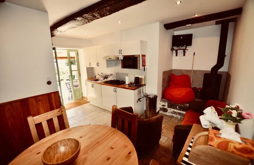 Riols Cottage | Les Coumayres - Rustic and charming farmhouse with panoramic mountain views, immersed in beautiful n