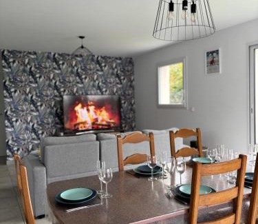 Asnelles House | Les dunes, maison neuve 8 p bien équipée jardin clos, terrasse équipée, parking, garage à 850 m de la plage et centre bourg, sur plages du débarquement près Arromanches et Bayeux, chiens bienvenus