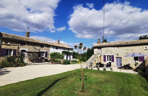 Messe House | Les Gîtes de La Roche Élie-chez Théophile