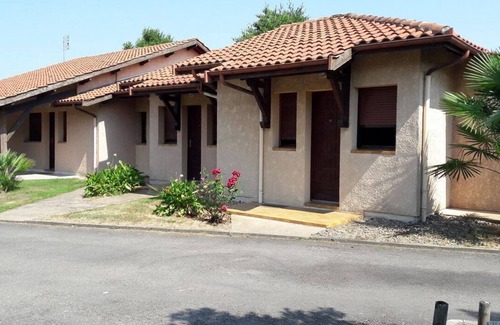 Eugenie-les-Bains Apartment | Les Genêts (T2 duplex) with swimming pool