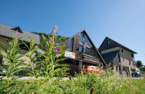 Saint-Colomban-des-Villards Apartment | Les Hameaux de la Perrière by Interhome