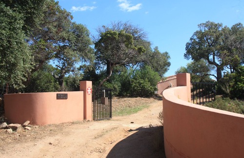 Figari House | Les Hauts de Cagna estate of 3 villas with swimming pool 6 kms from the sea.PROMO