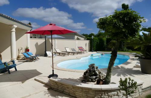 Saint-Aubin-de-Medoc Bed & Breakfast | Les Hortensias Du Monastère