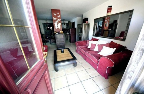 Les 3 Ponts Bed & Breakfast | LES HUPPES Guest rooms nestled in the heart of the garrigue with swimming pool