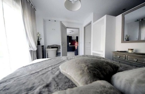Les 3 Ponts Bed & Breakfast | LES HUPPES Guest rooms nestled in the heart of the garrigue with swimming pool