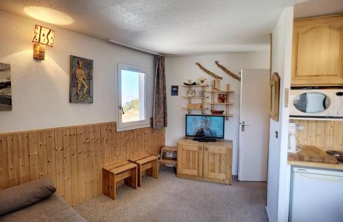 Reberty Apartment | Les Menuires : 2 pièces, 6 pers, balcon sud, wifi, animaux, parking - FR-1-178-75