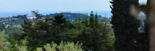 Saint-Paul-de-Vence Bed & Breakfast | Les Orangers
