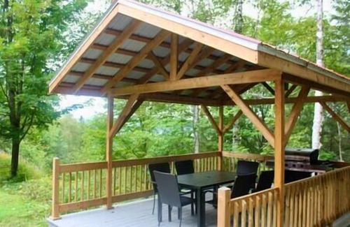 Frontenac Ski Chalet | Les Perseides: direct access to Lac Mégantic