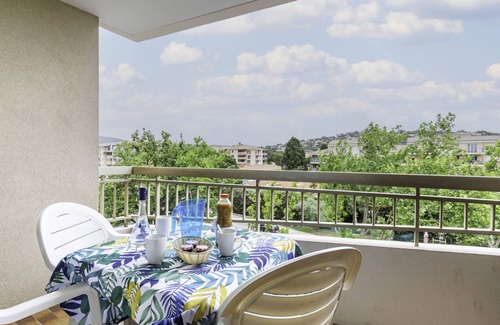 Sainte-Maxime City Centre Apartment | Les Platanes by Interhome