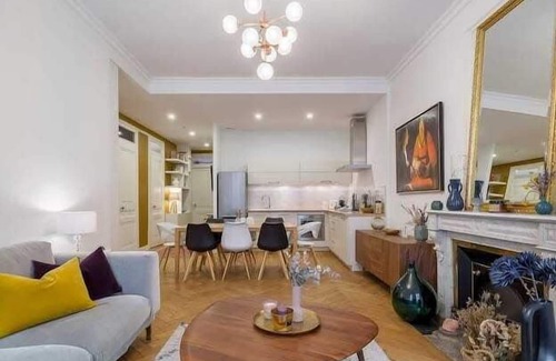 Carnot - Gailleton Apartment | Les Remparts suite - Plein center - 75m2