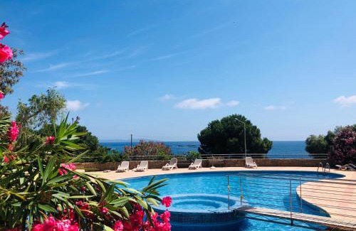 Ajaccio Apartment | Les Sanguinaires N'15 - T2 Vue Mer, Piscine, Plage